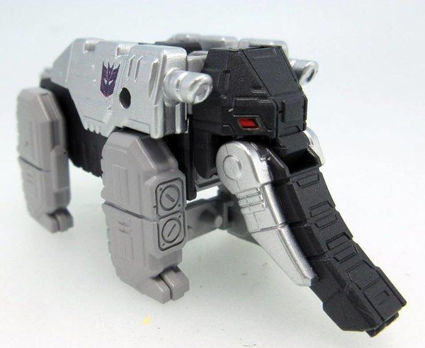 New Legends Photos What Has TakaraTomy Changed For LG58 Autobot Clones LG59 Blitzwing LG60 Overlord  (14 of 15)